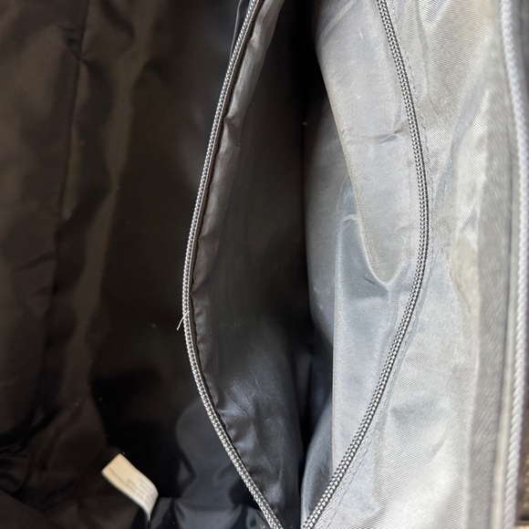 Beis Weekender Bag - Picture 7 of 8